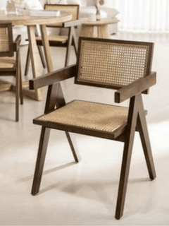 1) Stuhl Pierre Jeanneret Holz Rattan Kirsche  2) Stuhl Pierre Jeanneret Holz Rattan Walnuss  3) Stuhl Pierre Jeanneret Holz Rattan Schwarz  4) Stuhl Pierre Jeanneret Holz Rattan Dunkles Walnussholz